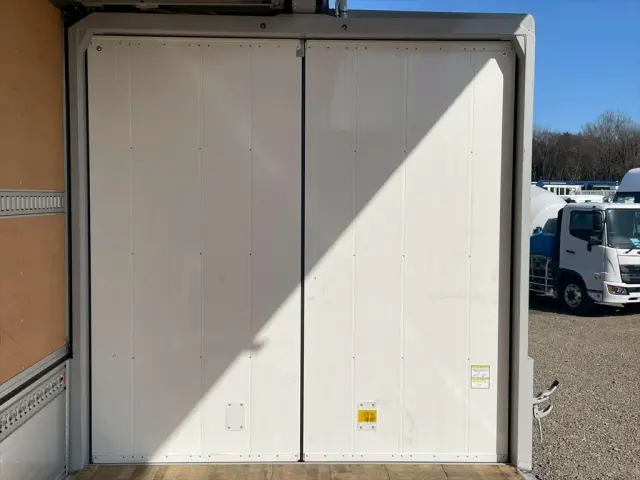 いすゞ フォワード 2RG-FTR90V4(2WD)の写真13