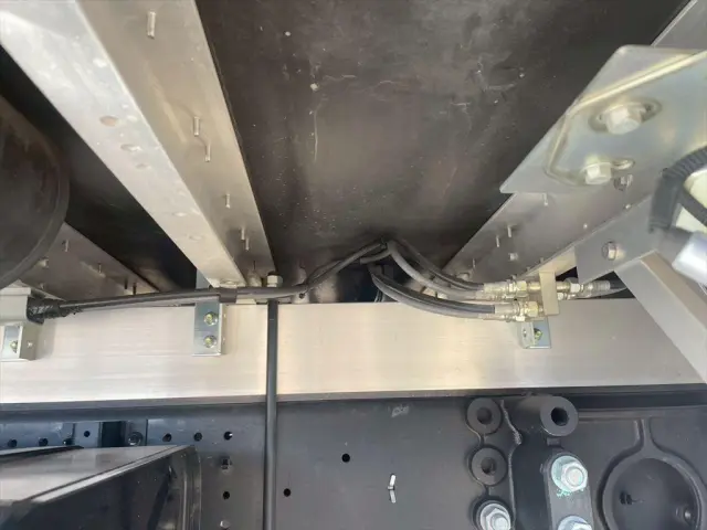 いすゞ フォワード 2RG-FTR90V4(2WD)の写真15