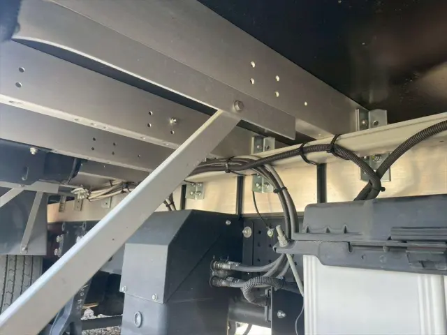 いすゞ フォワード 2RG-FTR90V4(2WD)の写真16