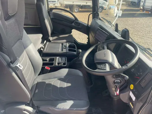 いすゞ フォワード 2RG-FTR90V4(2WD)の写真21