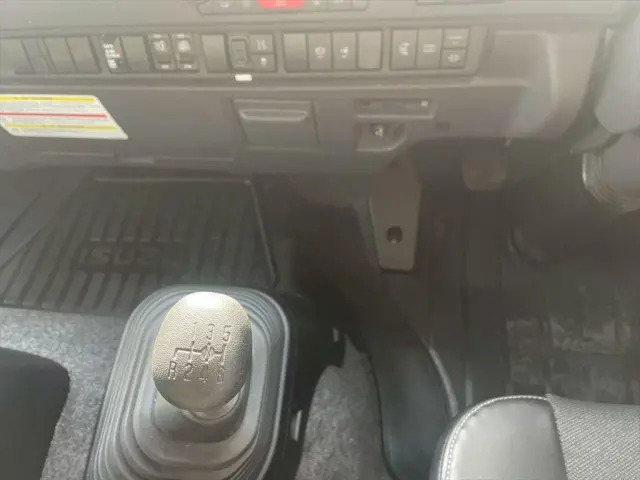 いすゞ フォワード 2RG-FTR90V4(2WD)の写真23