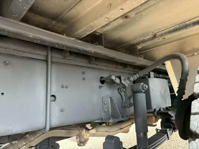いすゞ ギガ QPG-CYJ77B(8x4)の写真15