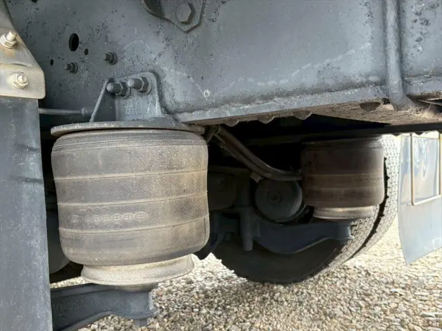 いすゞ ギガ QPG-CYJ77B(8x4)の写真17