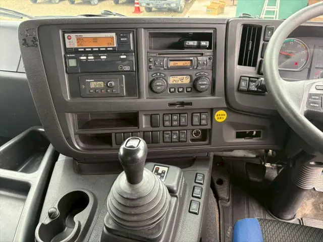 いすゞ ギガ QPG-CYJ77B(8x4)の写真22