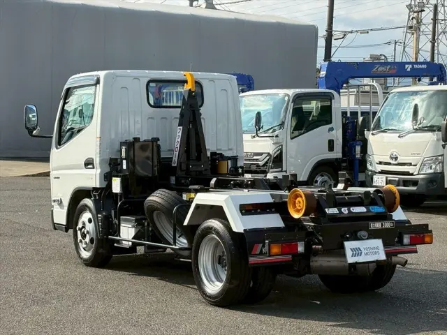 三菱 キャンター 2RG-FBAV0(2WD)の写真3