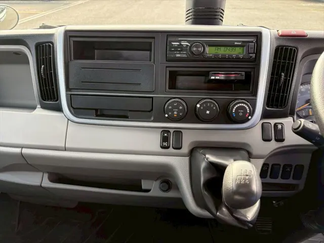 三菱 キャンター 2RG-FBAV0(2WD)の写真22