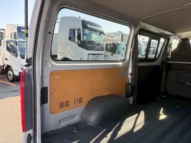 トヨタ ハイエースバン 3DF-GDH201V(その他)の写真9