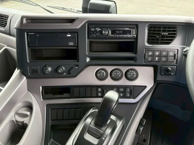 ＵＤ クオン 2RG-CG5FA(8x4)の写真22