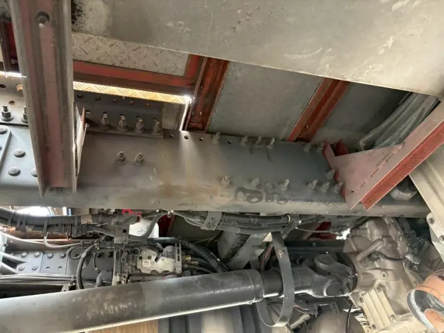 ボルボ FM トラクター 2DG-KA2TEA1(2WD)の写真15