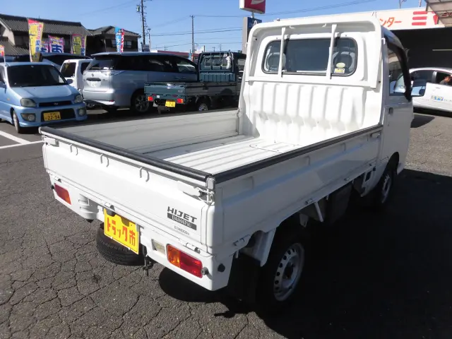 ダイハツ ハイゼットトラック EBD-S201P(2WD)の写真2