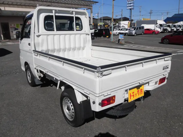 ダイハツ ハイゼットトラック EBD-S201P(2WD)の写真4
