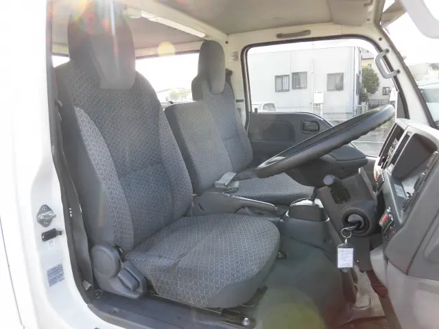 いすゞ エルフ TRG-NJR85A(2WD)の写真21