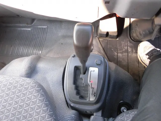 いすゞ エルフ TRG-NJR85A(2WD)の写真23