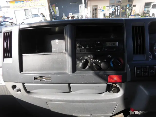 いすゞ エルフ TRG-NJR85A(2WD)の写真24