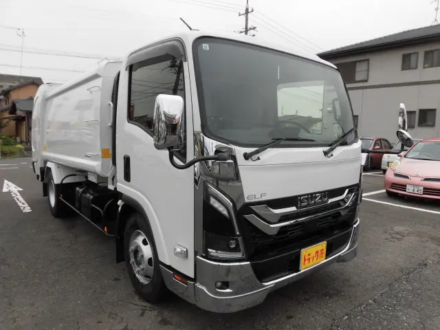 いすゞ エルフ 2PG-NPR88YM(2WD)の写真3