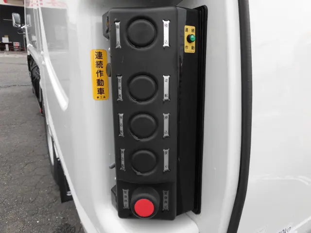 いすゞ エルフ 2PG-NPR88YM(2WD)の写真12