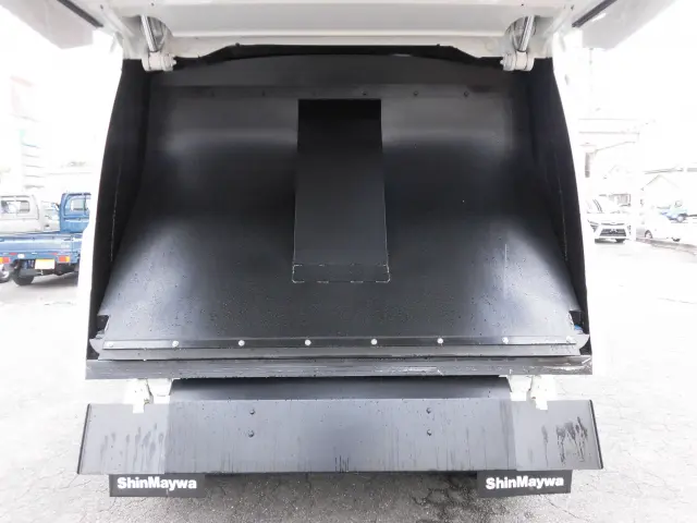 いすゞ エルフ 2PG-NPR88YM(2WD)の写真17