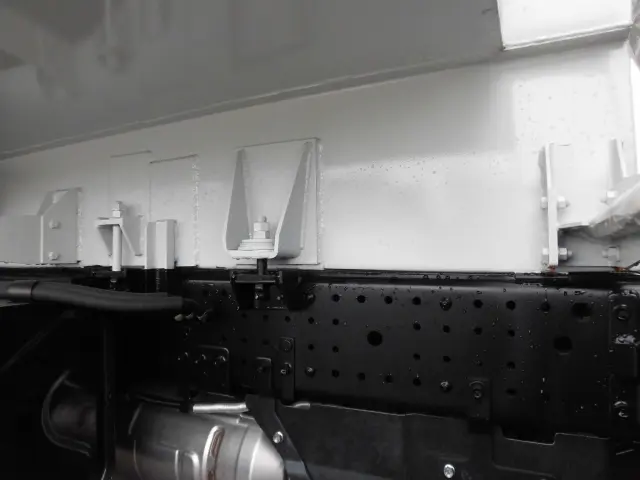 いすゞ エルフ 2PG-NPR88YM(2WD)の写真25