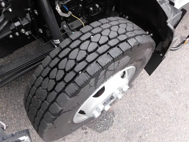 いすゞ エルフ 2PG-NPR88YM(2WD)の写真28