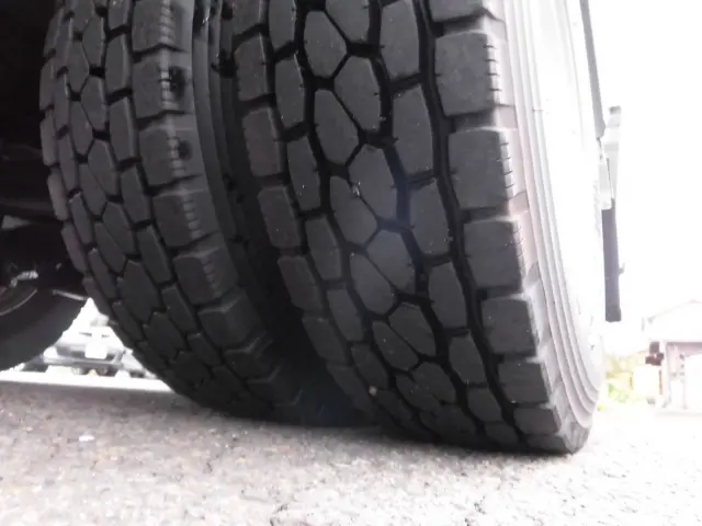 いすゞ エルフ 2PG-NPR88YM(2WD)の写真29