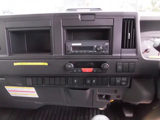 いすゞ エルフ 2PG-NPR88YM(2WD)の写真34