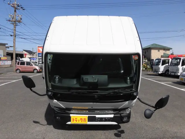 三菱 キャンター 2RG-FBAV0(2WD)の写真8