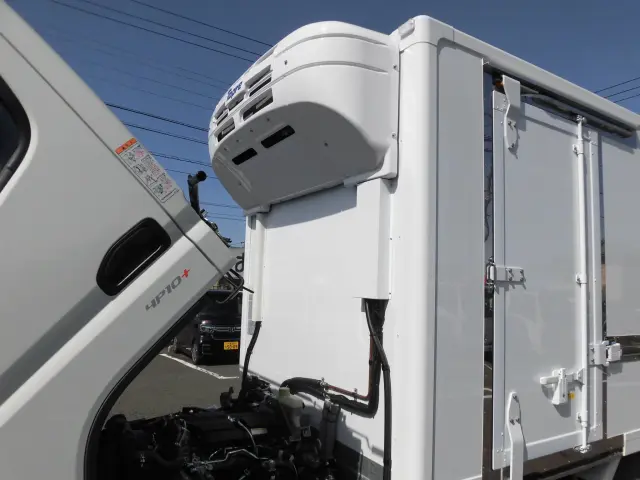 三菱 キャンター 2RG-FBAV0(2WD)の写真9