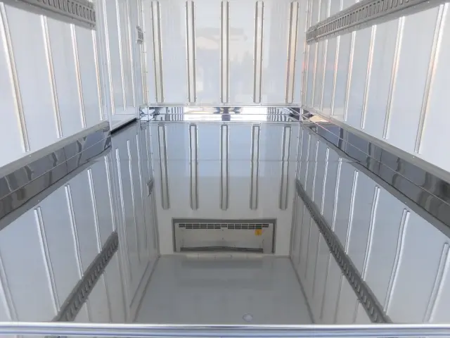 三菱 キャンター 2RG-FBAV0(2WD)の写真14