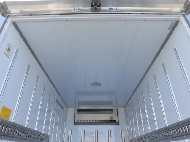 三菱 キャンター 2RG-FBAV0(2WD)の写真17