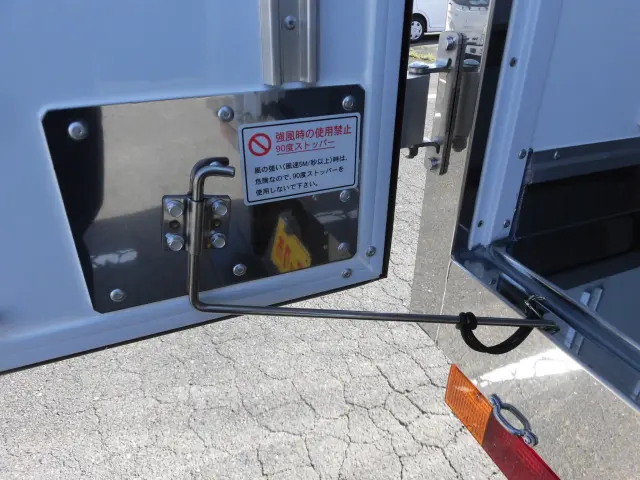 三菱 キャンター 2RG-FBAV0(2WD)の写真22