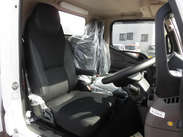 三菱 キャンター 2RG-FBAV0(2WD)の写真31