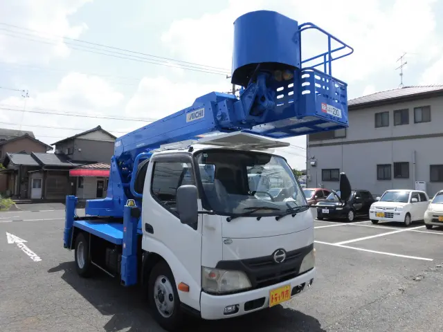 日野 デュトロ SKG-XZU600E(2WD)の写真2