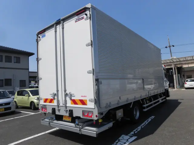 いすゞ フォワード 2RG-FRR90T4(2WD)の写真2