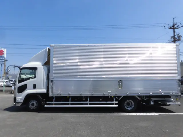 いすゞ フォワード 2RG-FRR90T4(2WD)の写真6
