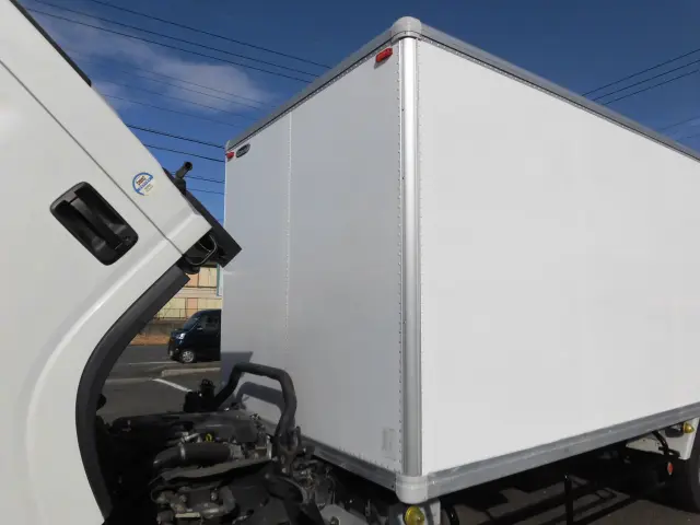 いすゞ エルフ TRG-NPR85AN(2WD)の写真8