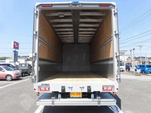 いすゞ フォワード 2RG-FRR90T4(2WD)の写真11