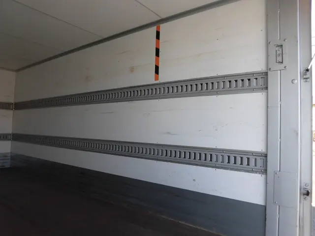 いすゞ エルフ TRG-NPR85AN(2WD)の写真13