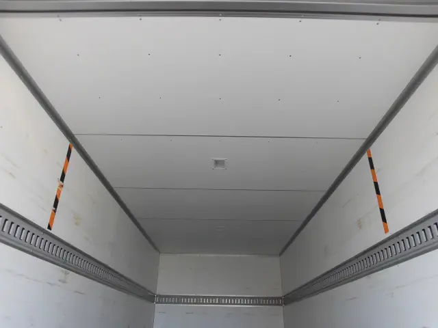 いすゞ エルフ TRG-NPR85AN(2WD)の写真14