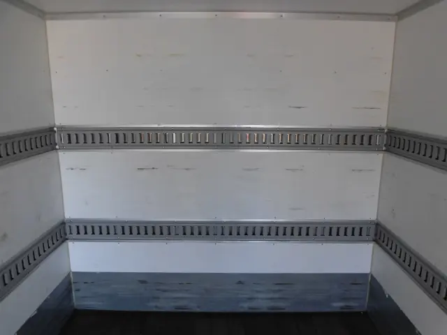 いすゞ エルフ TRG-NPR85AN(2WD)の写真15