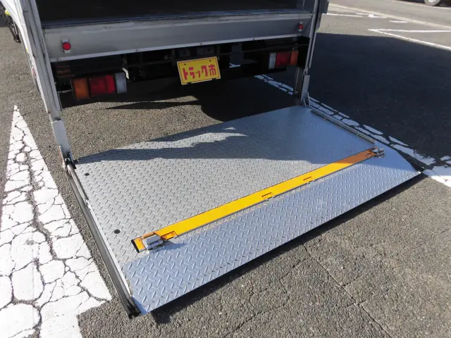 いすゞ エルフ TRG-NPR85AN(2WD)の写真16