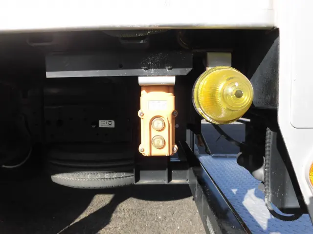 いすゞ エルフ TRG-NPR85AN(2WD)の写真17