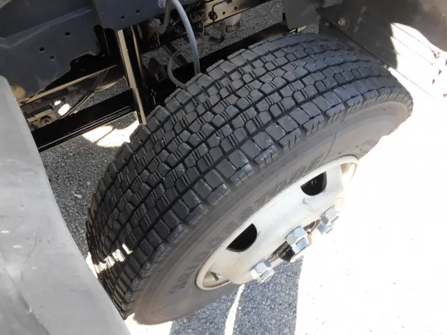 いすゞ フォワード 2RG-FRR90T2(2WD)の写真26