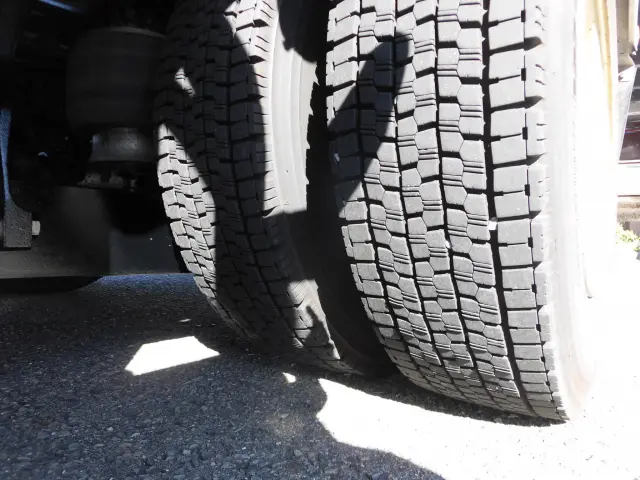 いすゞ フォワード 2RG-FRR90T2(2WD)の写真27