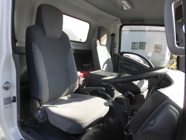 いすゞ エルフ TRG-NPR85AN(2WD)の写真28