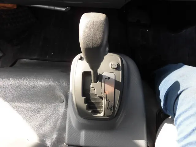 いすゞ エルフ TRG-NPR85AN(2WD)の写真30