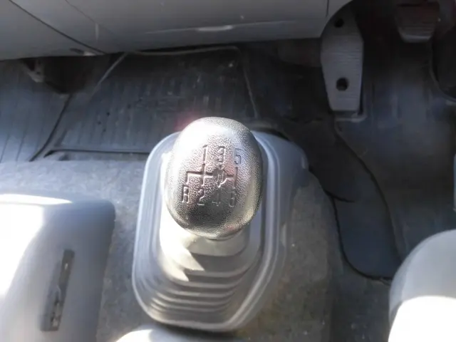 いすゞ フォワード 2RG-FRR90T2(2WD)の写真31