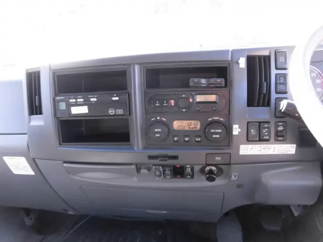 いすゞ フォワード 2RG-FRR90T2(2WD)の写真32