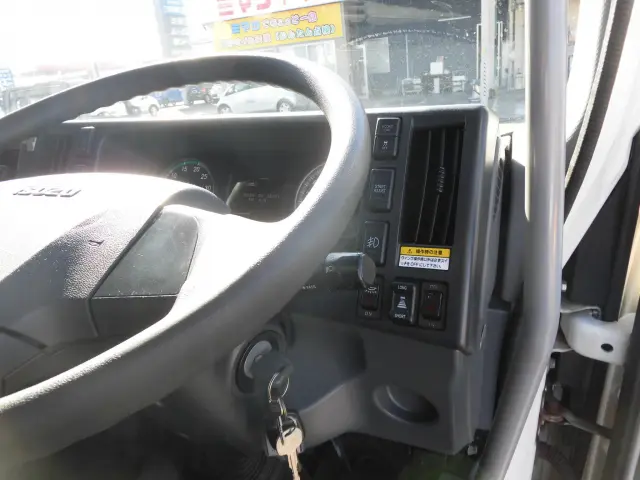いすゞ フォワード 2RG-FRR90T2(2WD)の写真33