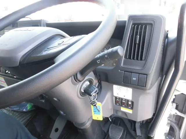 いすゞ フォワード 2RG-FRR90T4(2WD)の写真36