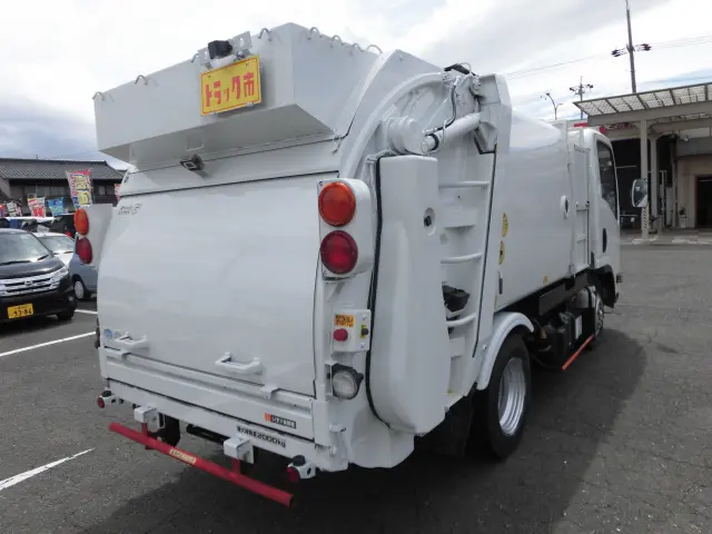 いすゞ エルフ TPG-NMR85AN(2WD)の写真2